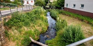 Bei Starkregen wird aus dem kleinen Bächlein Aid ein überlaufendes Fließgewässer. Das hat sich zuletzt vor 17 Jahren gezeigt.